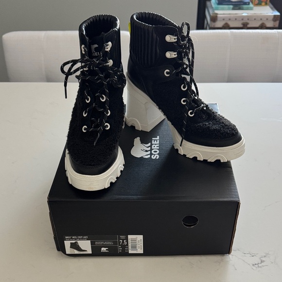 Sorel Shoes - Sorel Waterproof Sherling Brex ChunkyHeel Booties in Black/Sea Salt Size 7.5
